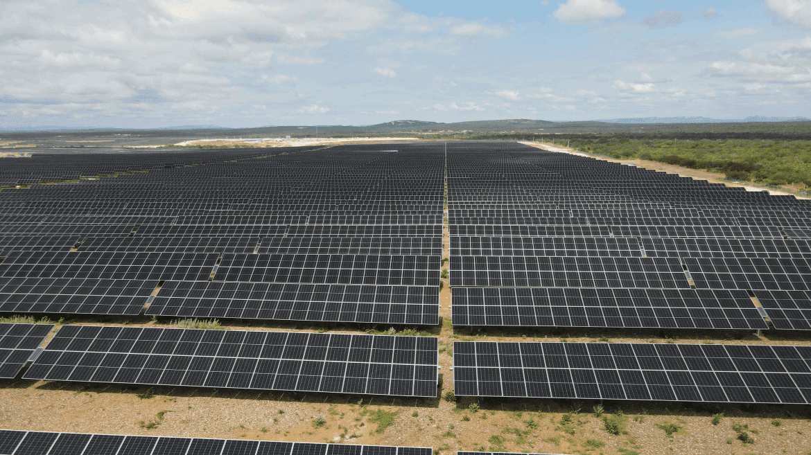 segurança eletrônica nas usinas solares longevidade